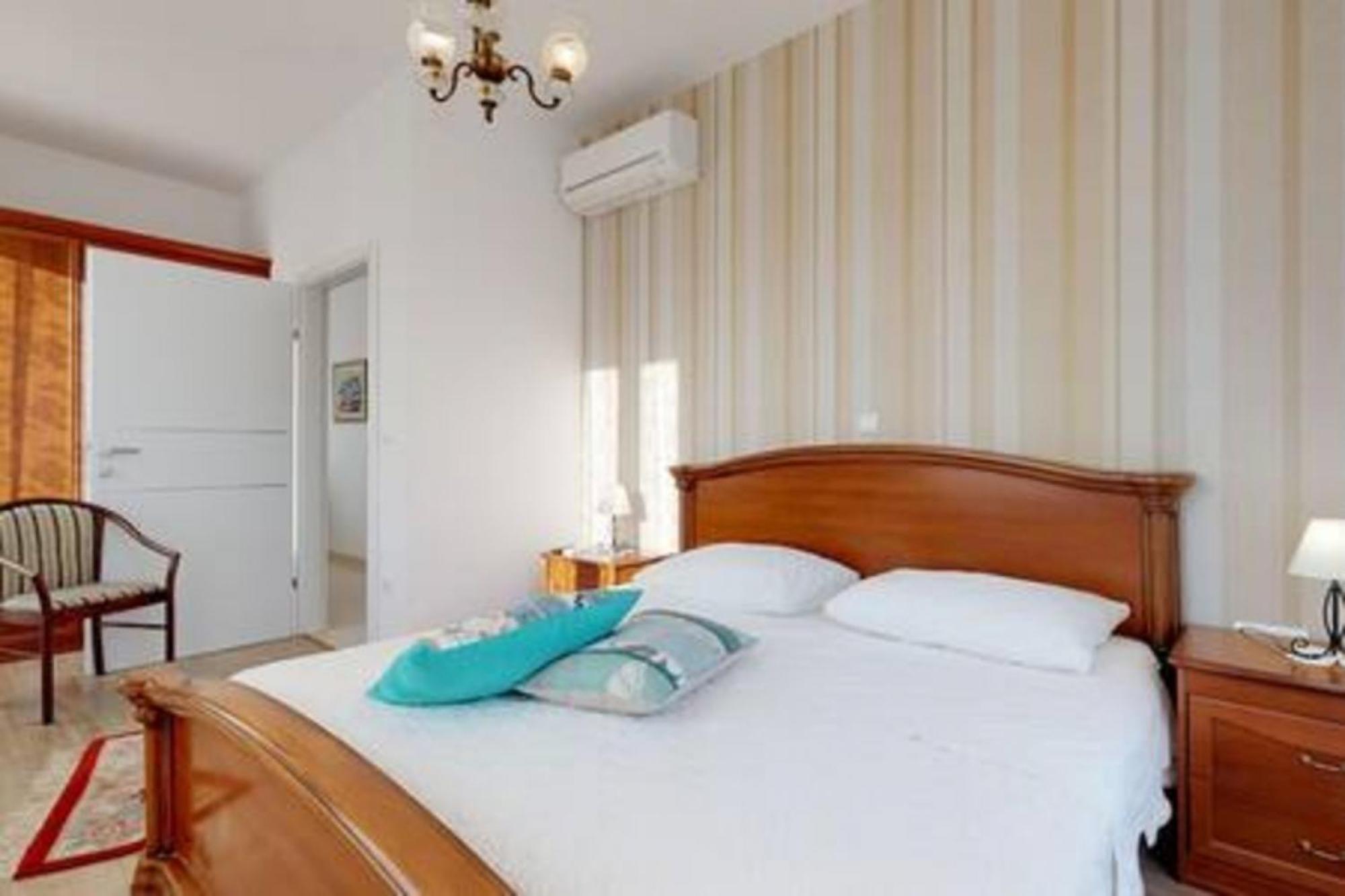 Radovani Luxury With Private Pool Apartman