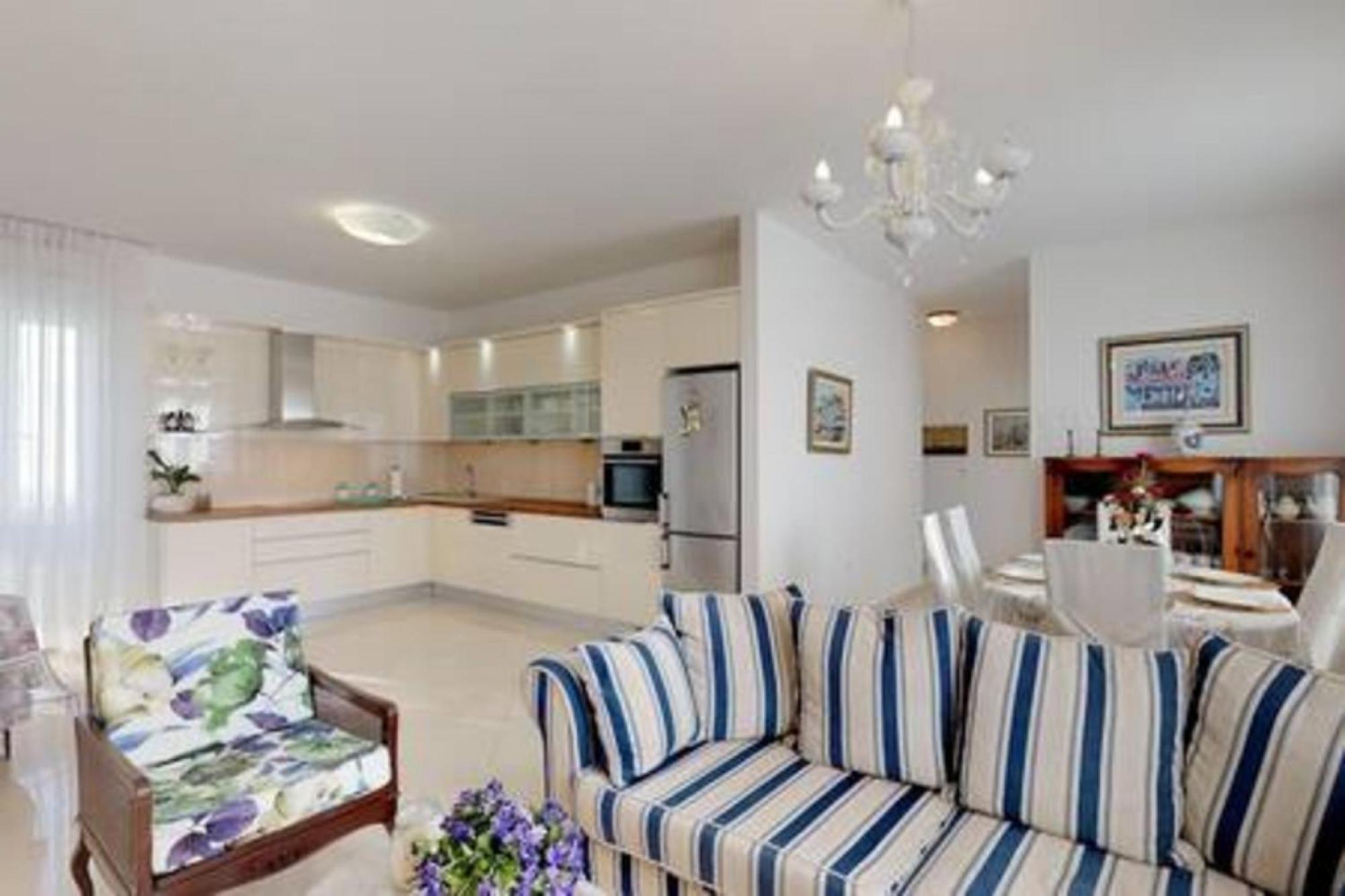 Apartman Radovani Luxury With Private Pool Jelsa (Hvar)